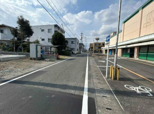 売新築戸建　静岡市駿河区みずほ２丁目の前面道路含む現地写真