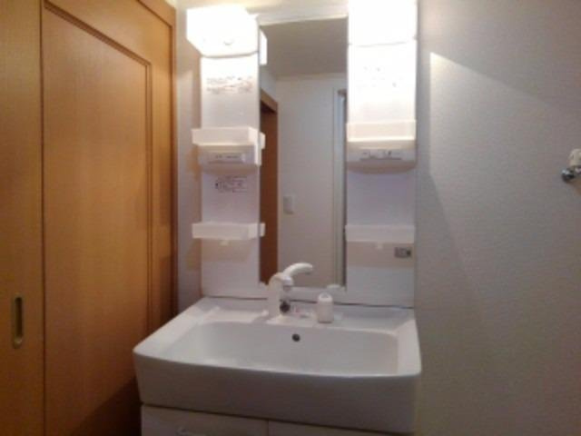 アヴェニュー東松ヶ丘の洗面所|忙しい朝には欠かせない洗面所です