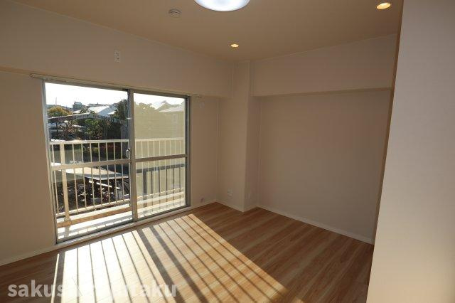 ソレイユ鷹の台の洋室