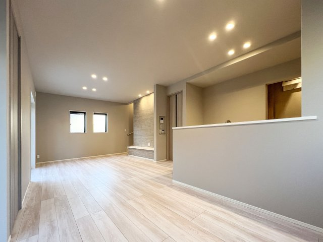 新築分譲［ミラクラスおおたかの森東］の居間・リビング|２０．７帖LDK（２０２５年１１月撮影）