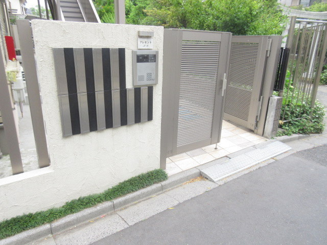 クレセントＢのエントランス|★エントランス★