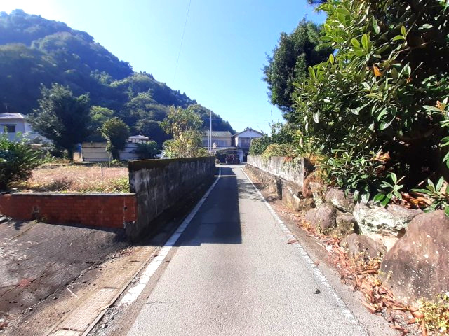宇土市住吉町の売地の前面道路含む現地写真