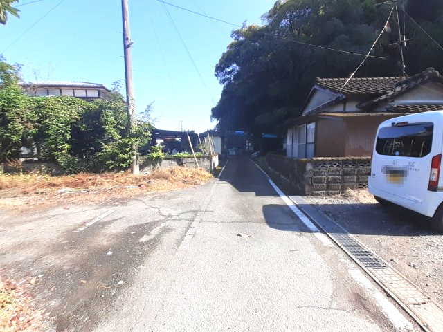 宇土市住吉町の売地の前面道路含む現地写真