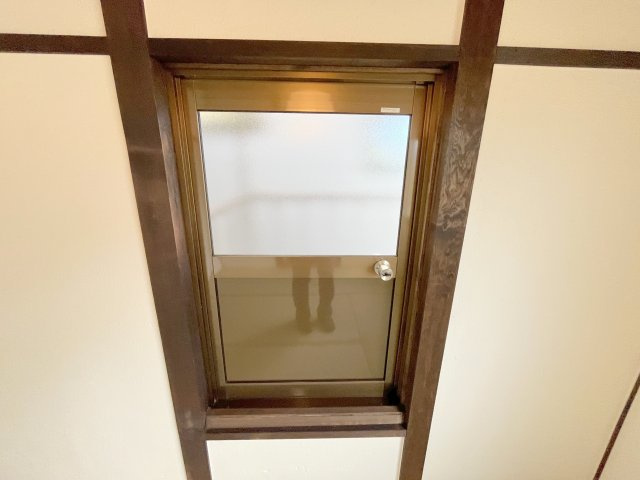 生駒市中菜畑２丁目のテラスの収納