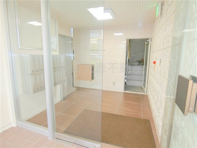 Zion Courtシオンコート平和島のエントランス