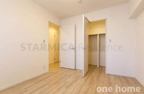 新大阪グランドハイツ2号棟の洋室|◆約6.0帖洋室です！こちらのお部屋にはウォークインクローゼットがございます！