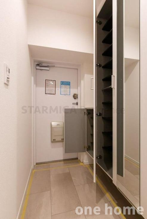 新大阪グランドハイツ2号棟の玄関|◆玄関には大容量シューズボックス完備！