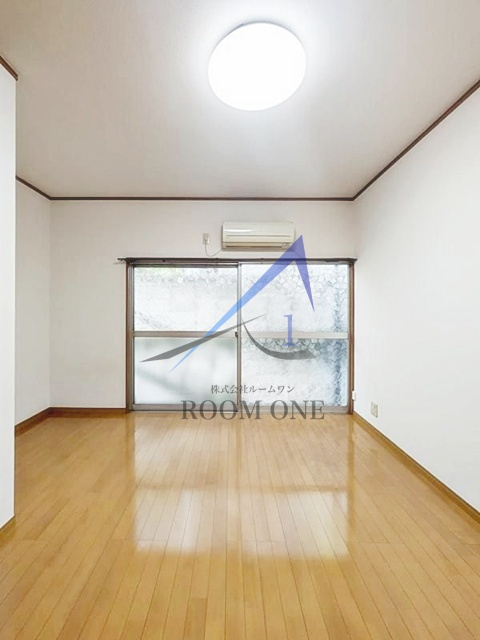 ポルテ目黒(旧西川ハイツ)の居間・リビング|洋室のお部屋です。