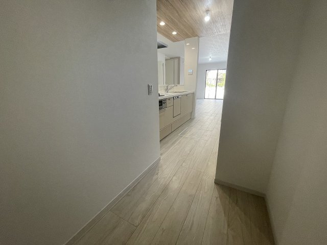 【キッチン】 | 練馬区富士見台3丁目　新築一戸建住宅　全3棟　（成増店） | キッチン奥になるフリースペースタイプのパントリー。