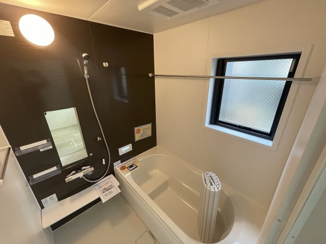 【浴室】 | 練馬区富士見台3丁目　新築一戸建住宅　全3棟　（成増店） | 1坪タイプ採用の広々浴室採用。心身ともに一日の疲れを癒しましょう☆
