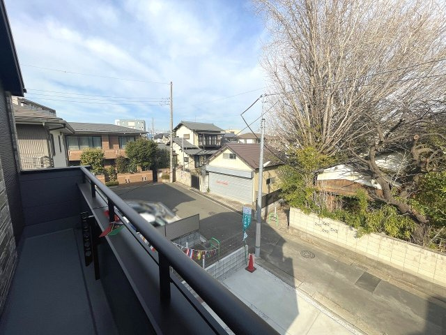 【展望】 | 練馬区富士見台3丁目　新築一戸建住宅　全3棟　（成増店） | バルコニーからの様子。閑静な住宅街の一角です。