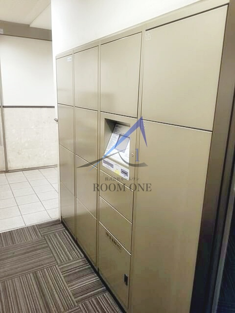 ビューネ梅島駅前のその他共用部分|宅配ボックスです。