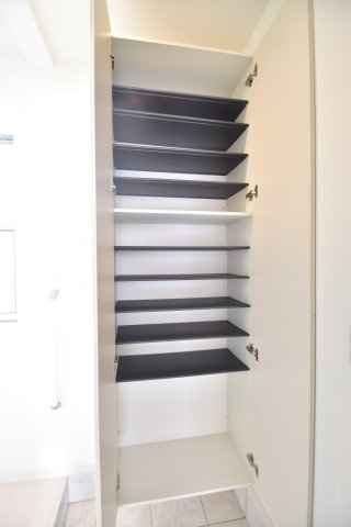 大阪市城東区蒲生２丁目のアパートの玄関