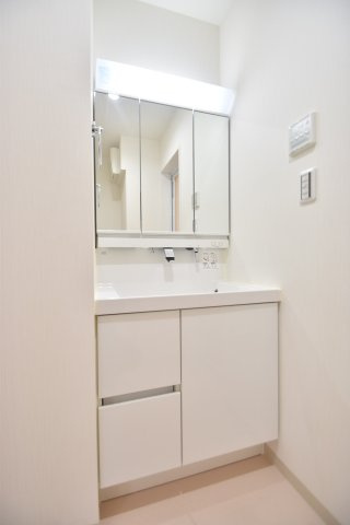 大阪市城東区蒲生２丁目のアパートの独立洗面台