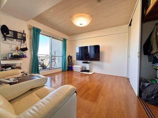 【内装】 | おゆみ野パークハウス弐番館 | トイレにはアクセントとなるエコカラット
見た目のオシャレさに加え消臭効果もあります。