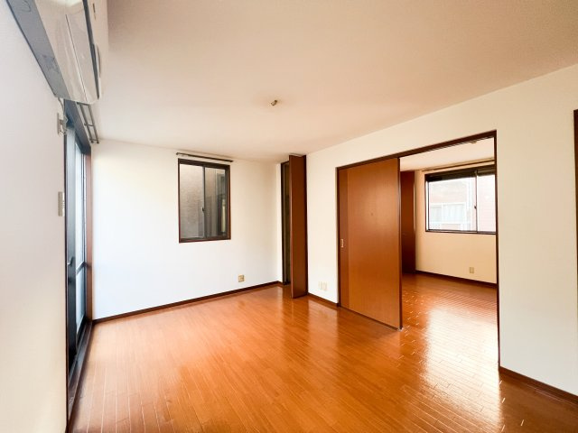 ロコモコハウスの居間・リビング