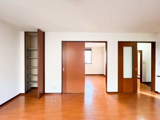 ロコモコハウスの洋室