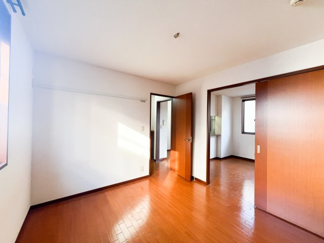 ロコモコハウスの洋室