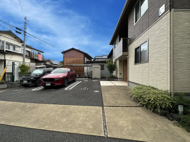 シャーメゾン フォレナ C棟の駐車場