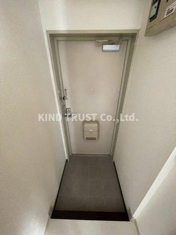 ラインハイツ瀬戸の玄関|明るい玄関です