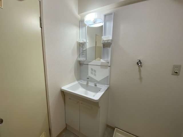 五百石マンションの独立洗面台