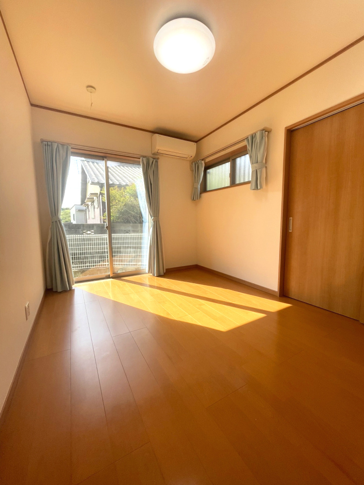 岡本町　平家戸建の洋室