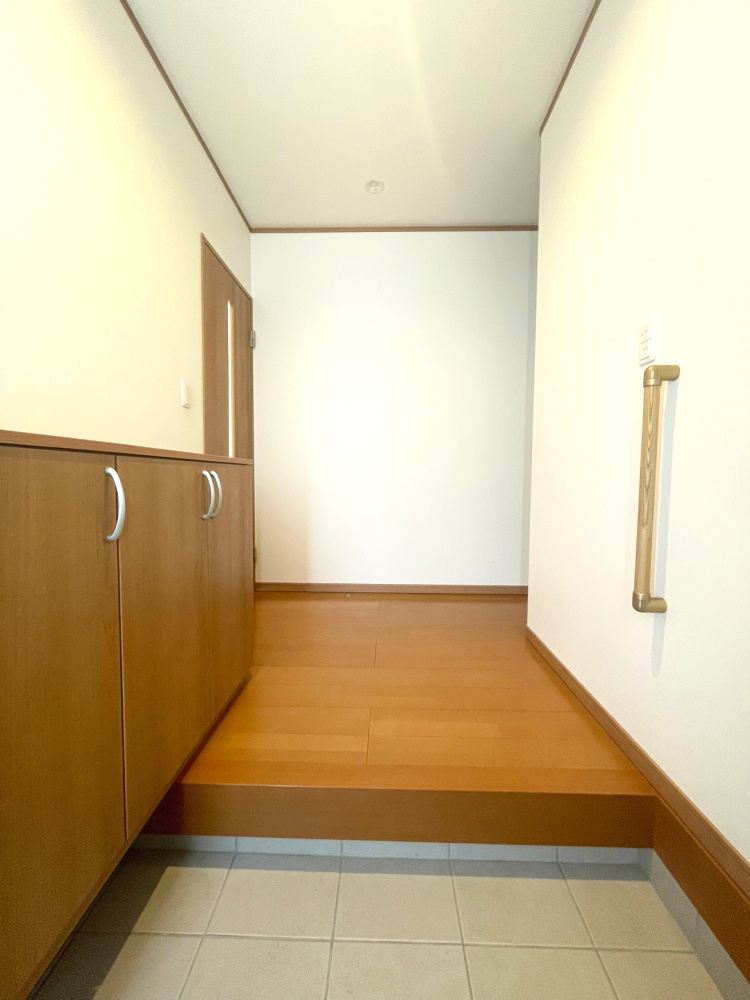 岡本町　平家戸建の玄関