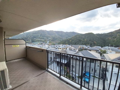 【バルコニー】 | サンシティ桂坂壱番館 | 4階部分、西向きバルコニー