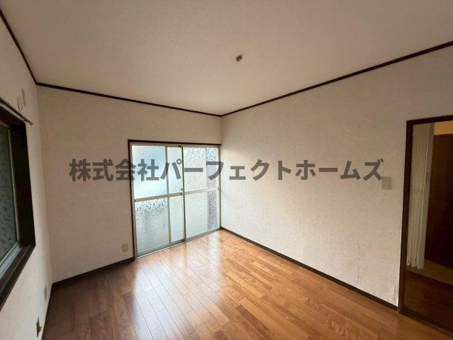 宮之下町戸建　賃貸の洋室|落ち着いた色調の洋室です