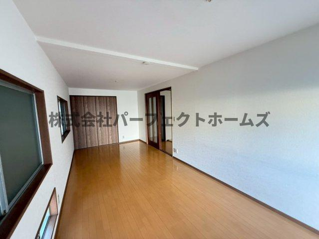 宮之下町戸建　賃貸の洋室|落ち着いた色調の洋室です