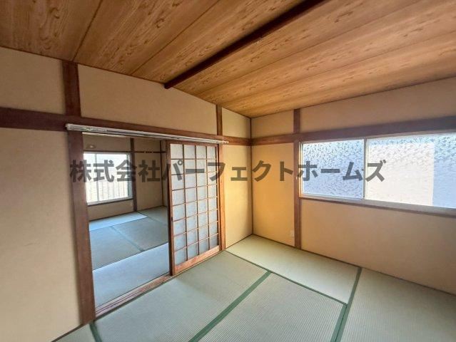 宮之下町戸建　賃貸の和室|明るい和室です