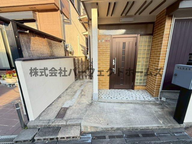 宮之下町戸建　賃貸のエントランス|清潔なエントランスです