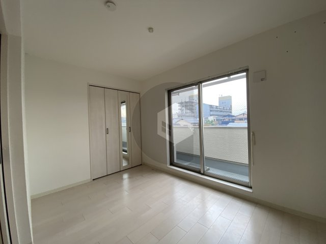 クリエオーレ高井田西の洋室