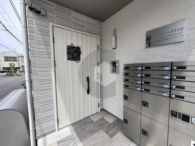 クリエオーレ高井田西のエントランス