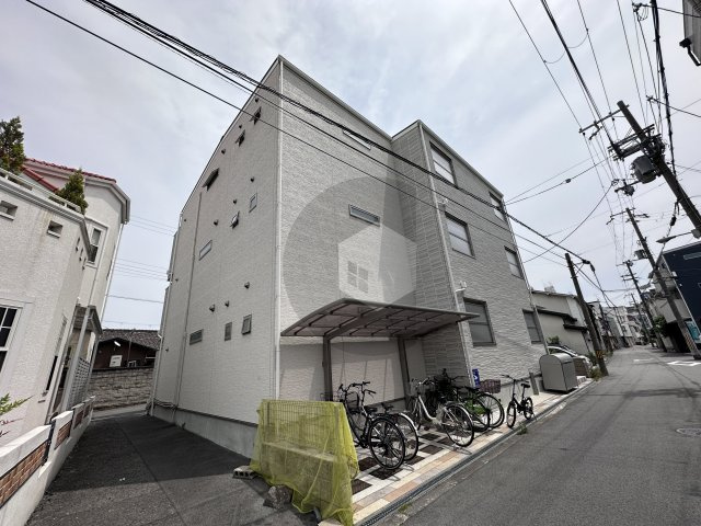 クリエオーレ高井田西の外観