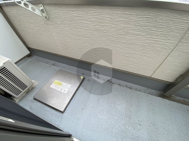 クリエオーレ高井田西のバルコニー