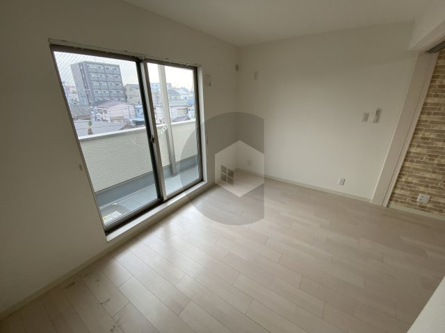 クリエオーレ高井田西の洋室