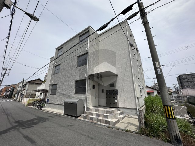 クリエオーレ高井田西の外観