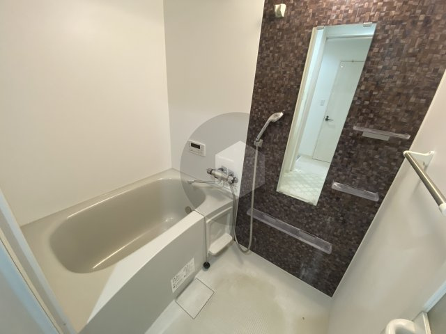 クリエオーレ高井田西の浴室