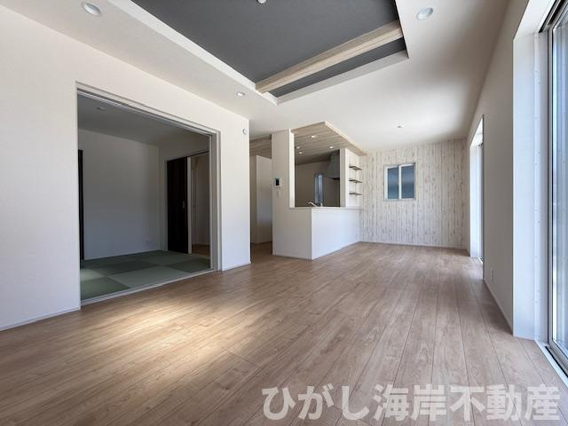 平塚市達上ヶ丘　新築戸建　全2棟のダイニング|16.6帖　折上天井付LDK