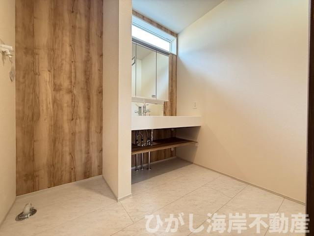 平塚市達上ヶ丘　新築戸建　全2棟の脱衣所|脱衣スペース