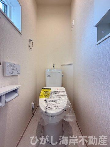 平塚市達上ヶ丘　新築戸建　全2棟のトイレ|洗浄機能付きお手洗い