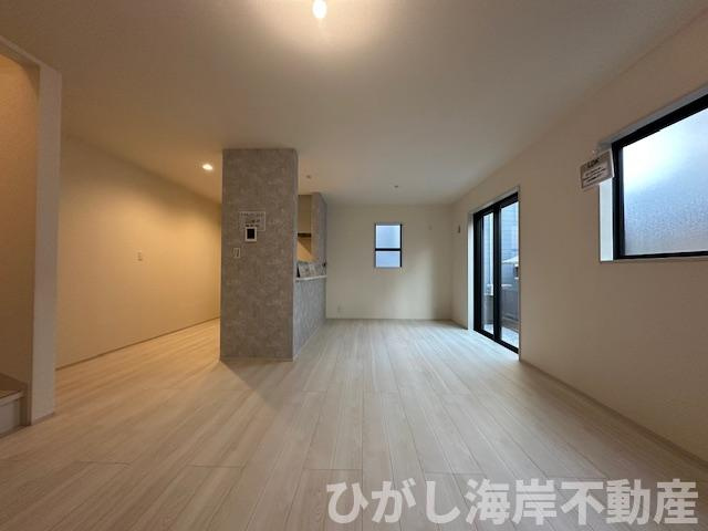 藤沢市辻堂東海岸2丁目　 新築戸建 　全2棟の居間・リビング|18帖　LDK