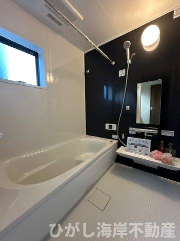 藤沢市辻堂東海岸2丁目　 新築戸建 　全2棟の前面道路含む現地写真|11月15日撮影　建築中　現地外観