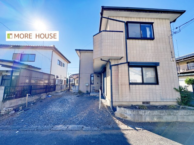 太田市台之郷町　中古住宅の前面道路含む現地写真