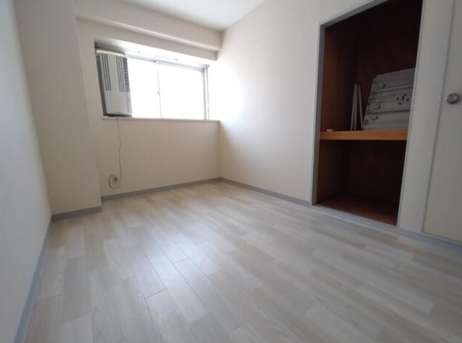 メゾンミヤマエの居間・リビング