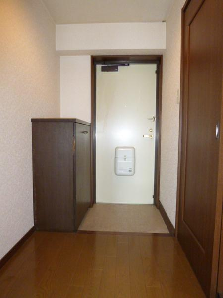 サンライズ津福の玄関