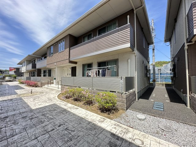 シャーメゾン・アゼリア B棟