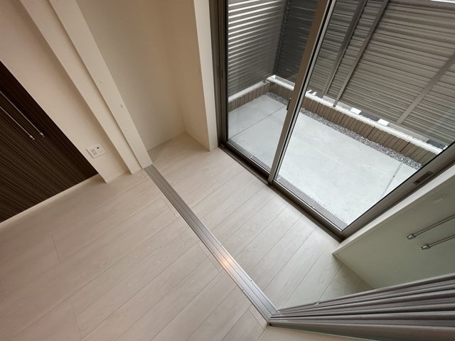 前橋市天川原町２丁目のアパートのバルコニー