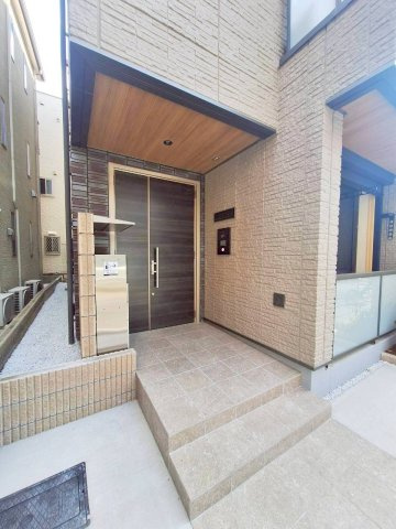 メゾンド　幡ヶ谷のエントランス